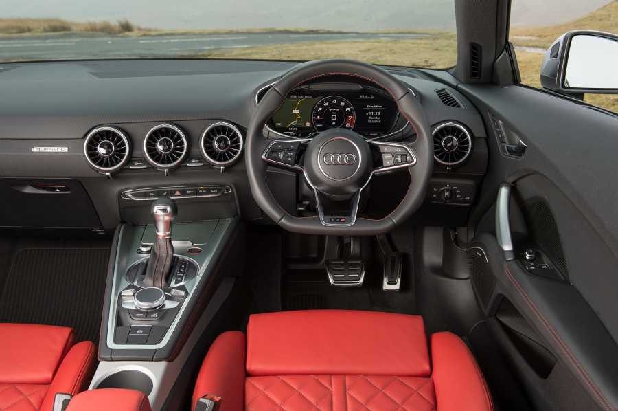 Audi TTS Coupe cabin