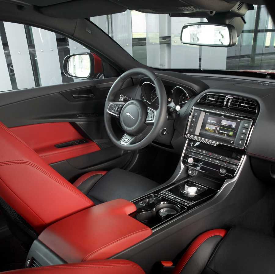 Jaguar XE cabin