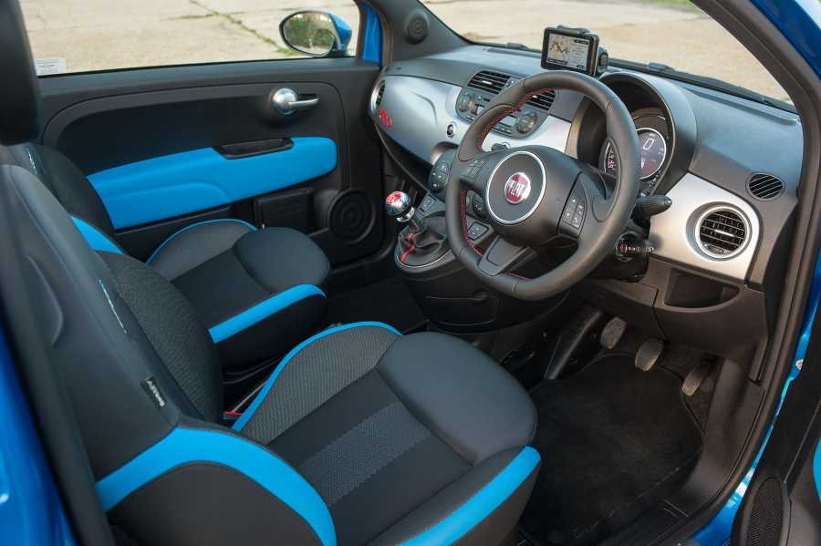 Fiat 500 S cabin