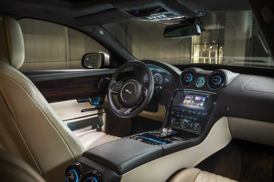 Jaguar XJ cabin